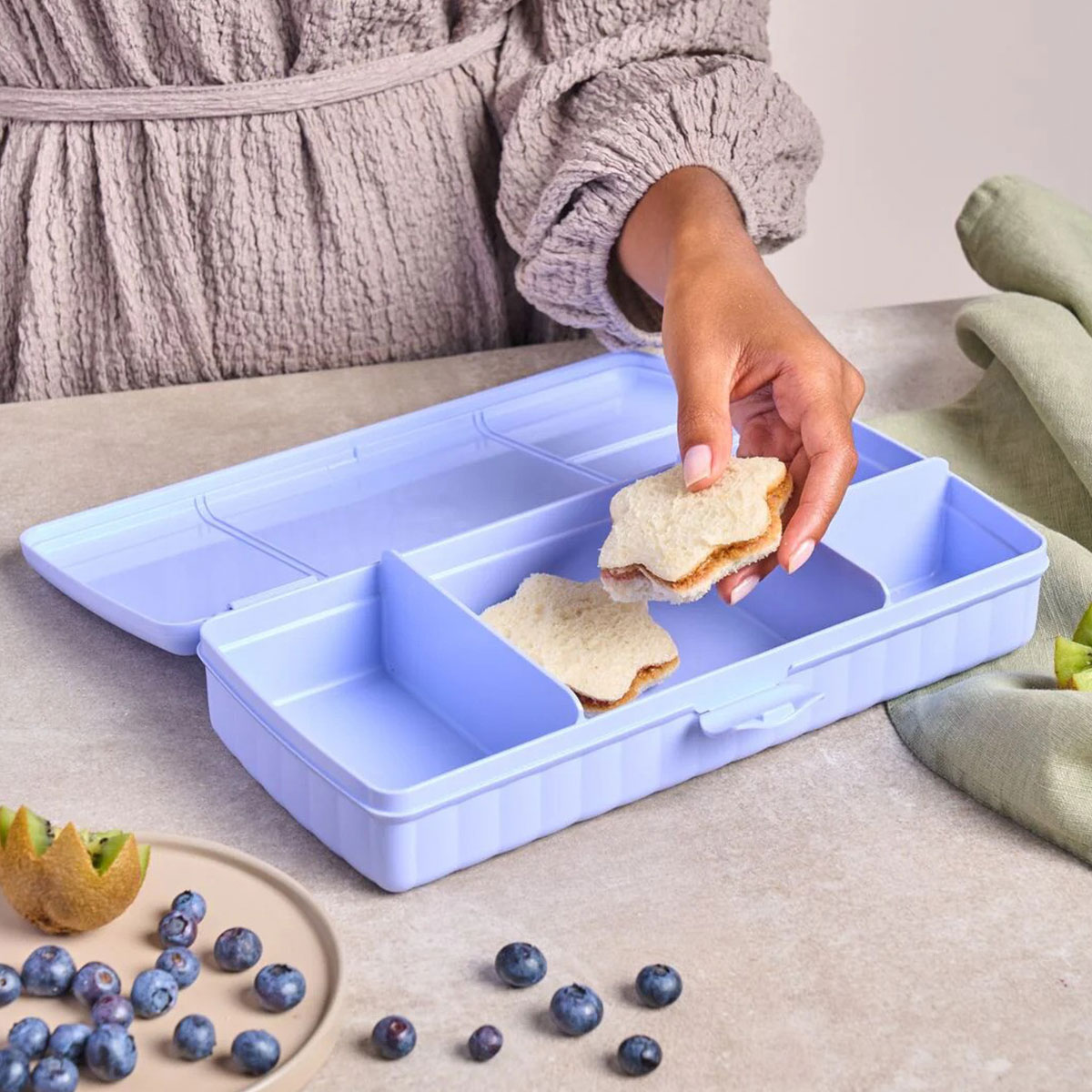 Tupperware Long Divided Lunch - Image 2